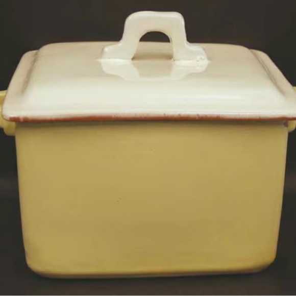 1.75 Quart Square Casserole with Lid - Picture 1 of 4